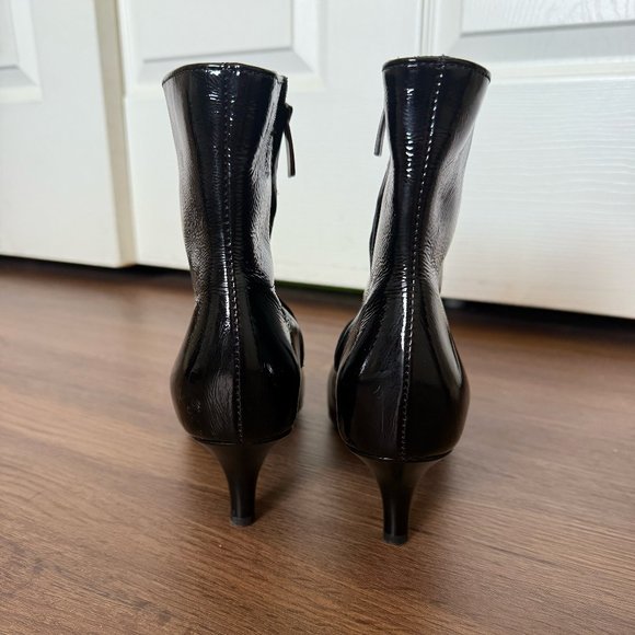 La Canadienne Women's Amely Patent Leather Kitten Heel Booties - Picture 4 of 5